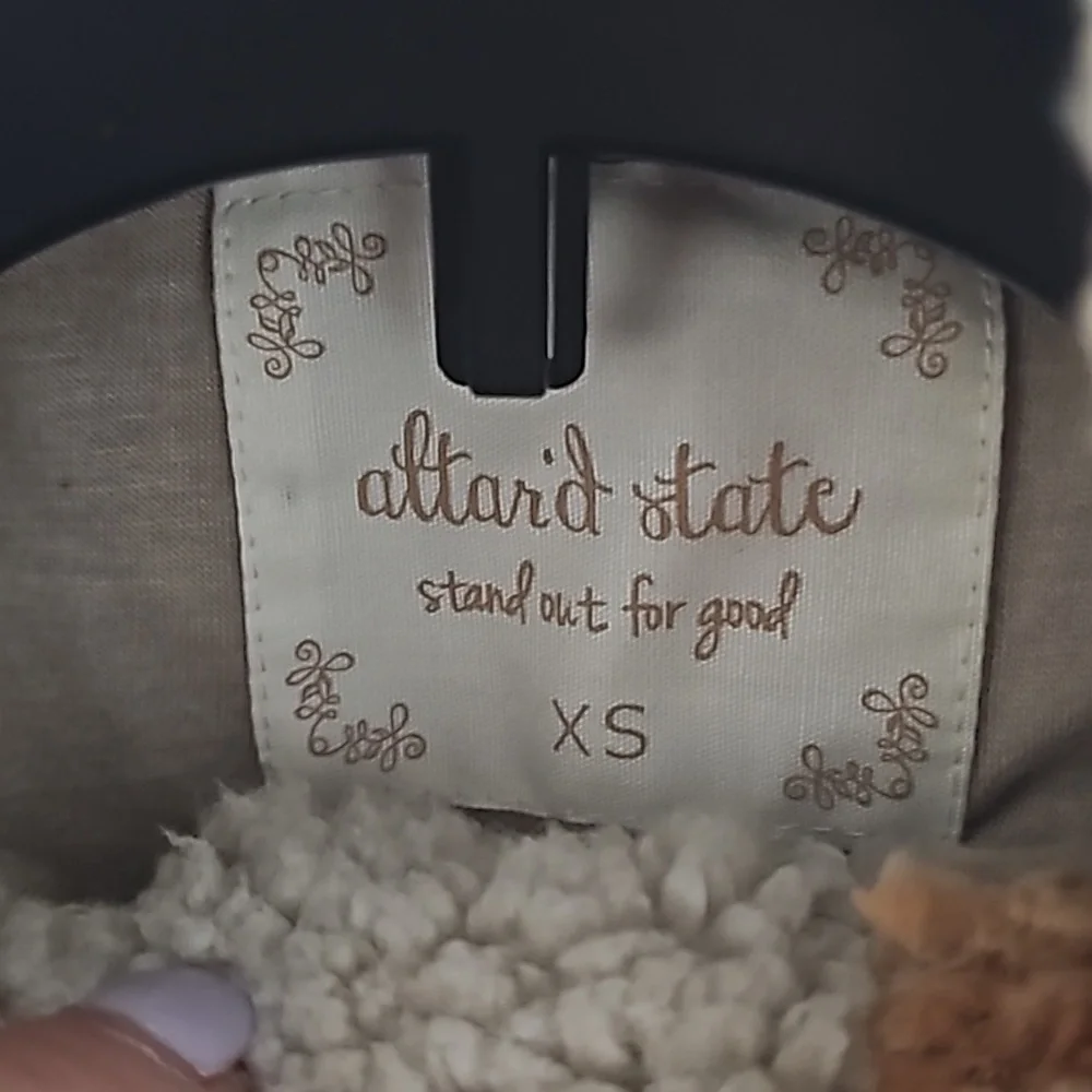 Altar'd state fuzzy sherpa coat jacket - Picture 3 of 4